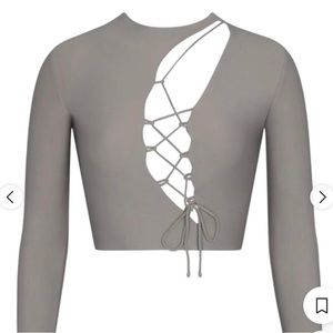 *SKIMS* 2 piece XSMALL set NEVER WORN